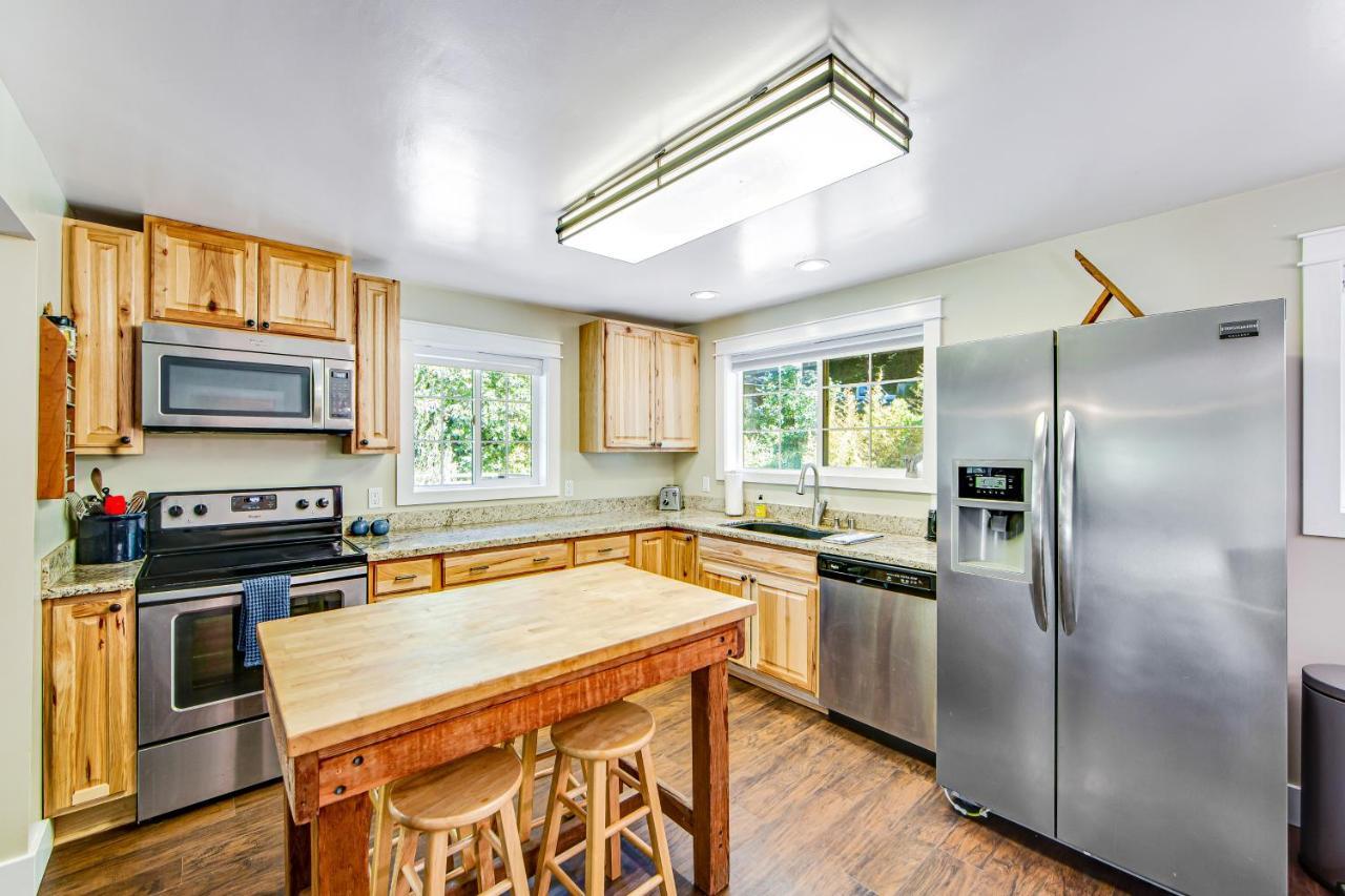 Orchard Near The River Escape Forestville Extérieur photo