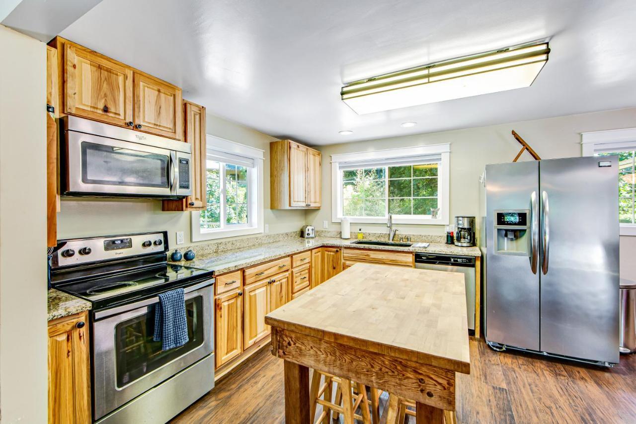 Orchard Near The River Escape Forestville Extérieur photo