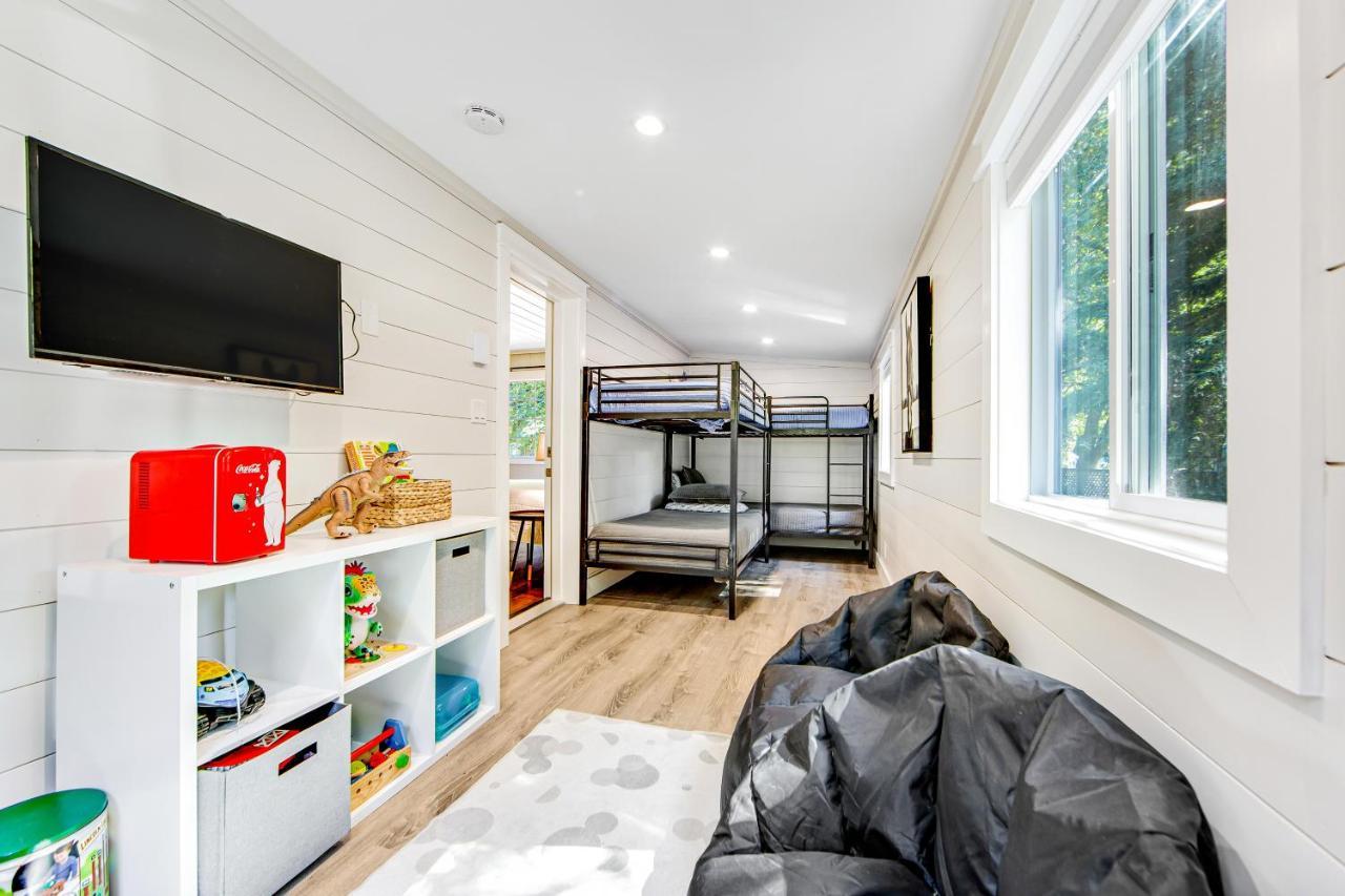 Orchard Near The River Escape Forestville Extérieur photo
