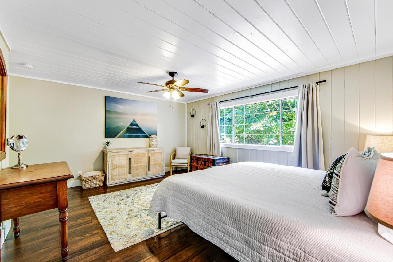 Orchard Near The River Escape Forestville Extérieur photo